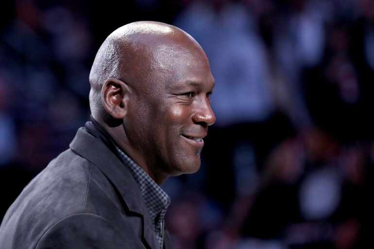 Michael Jordan dona dos millones de dólares a bancos de alimentos