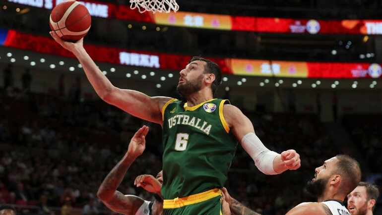 Veterano pívot australiano Andrew Bogut se retira de la competición activa