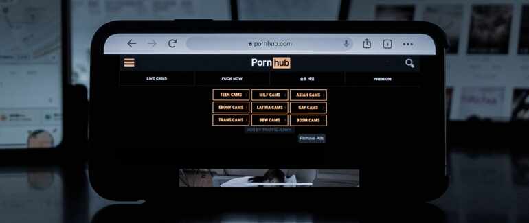 Por qué Pornhub, una de las webs porno más grandes del mundo, ha retirado la mayoría de sus vídeos