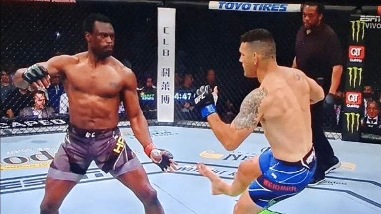 Chris Weidman Tuvo una terrible lesión su pelea con Uriah Hall