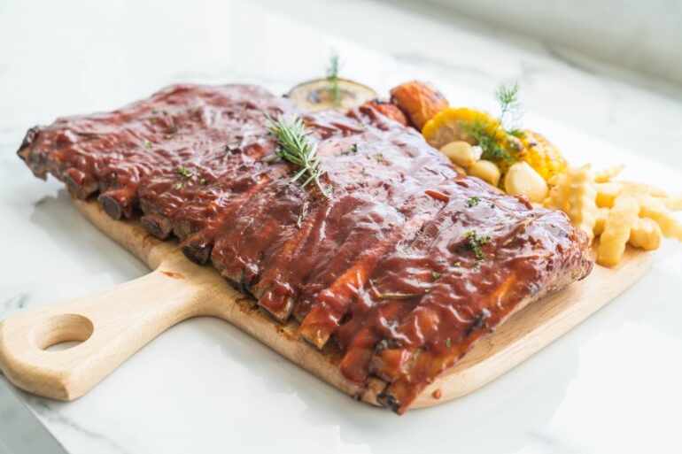 Filete de cerdo con salsa de manzana y arándanos